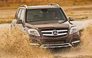   Mercedes-Benz GLK250 BlueTEC US-spec - 2013