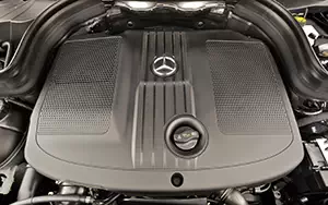   Mercedes-Benz GLK250 BlueTEC US-spec - 2013