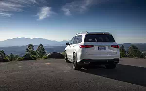   Mercedes-Benz GLS 580 4MATIC AMG Line (Diamond White) US-spec - 2019