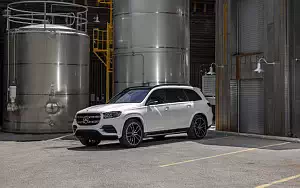   Mercedes-Benz GLS 580 4MATIC AMG Line (Diamond White) US-spec - 2019