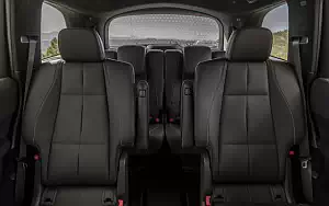   Mercedes-Benz GLS 580 4MATIC AMG Line (Diamond White) US-spec - 2019