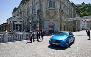   Mercedes-Benz A200 - 2012