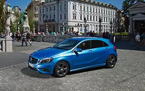   Mercedes-Benz A200 - 2012