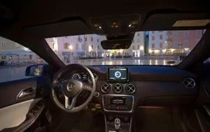   Mercedes-Benz A200 - 2012