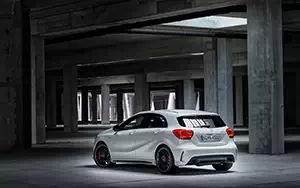   Mercedes-Benz A45 AMG - 2013