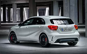   Mercedes-Benz A45 AMG - 2013
