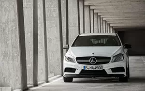   Mercedes-Benz A45 AMG - 2013