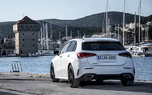   Mercedes-Benz A 180 d AMG Line - 2018