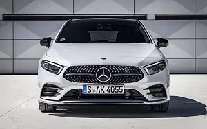   Mercedes-Benz A 180 d AMG Line - 2018