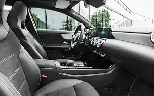   Mercedes-Benz A-class AMG Line Edition - 2018