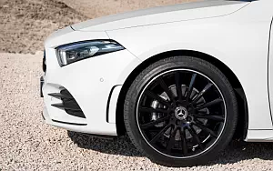   Mercedes-Benz A-class AMG Line - 2018