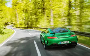   Mercedes-AMG GT R - 2016