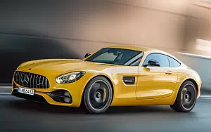   Mercedes-AMG GT S - 2017