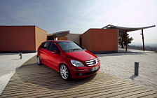   Mercedes-Benz B200 Turbo 2005