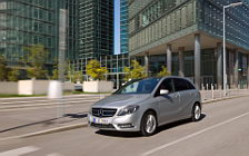   Mercedes-Benz B180 - 2011