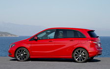   Mercedes-Benz B200 - 2011