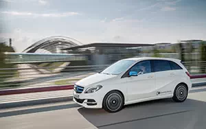   Mercedes-Benz B-class Electric Drive - 2014