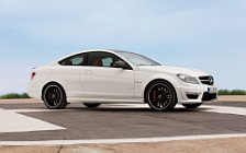   Mercedes-Benz C-Class Coupe C63 AMG - 2011