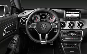   Mercedes-Benz CLA250 Edition 1 - 2013