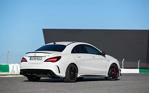   Mercedes-AMG CLA 45 4MATIC - 2016