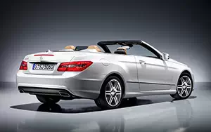   Mercedes-Benz E500 Cabriolet AMG Sports Package - 2010