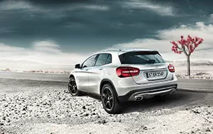   Mercedes-Benz GLA Edition 1 - 2013