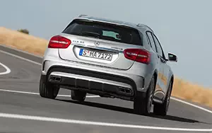   Mercedes-Benz GLA45 AMG - 2014