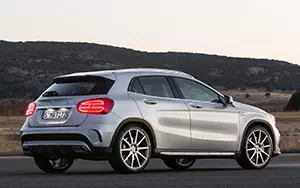   Mercedes-Benz GLA45 AMG - 2014