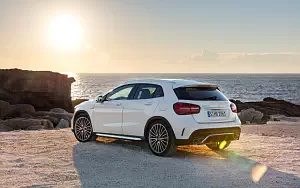   Mercedes-AMG GLA 45 4MATIC - 2017