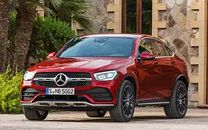   Mercedes-Benz GLC 300 4MATIC Coupe AMG Line - 2019
