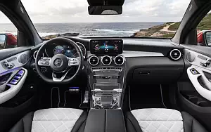   Mercedes-Benz GLC 300 4MATIC Coupe AMG Line - 2019