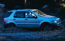   Mercedes-Benz ML320 - 1998