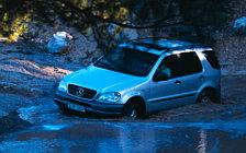   Mercedes-Benz ML320 - 1998