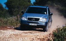  Mercedes-Benz ML320 - 1998