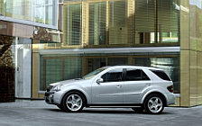   Mercedes-Benz ML63 AMG - 2005