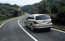   Mercedes-Benz R-class - 2005