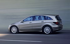   Mercedes-Benz R-class - 2005
