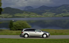   Mercedes-Benz R-class - 2005