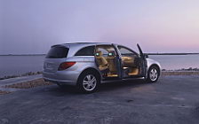   Mercedes-Benz R500 - 2005