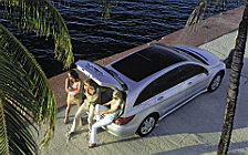   Mercedes-Benz R500 - 2005