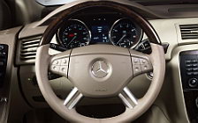   Mercedes-Benz R500 - 2005