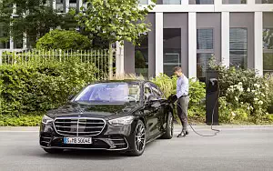   Mercedes-Benz S 580 e AMG Line - 2020