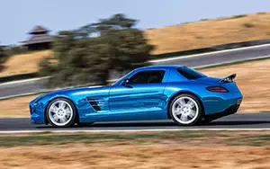   Mercedes-Benz SLS AMG Coupe Electric Drive - 2012