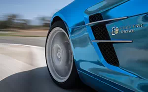   Mercedes-Benz SLS AMG Coupe Electric Drive - 2012