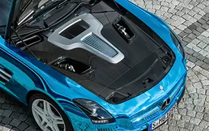   Mercedes-Benz SLS AMG Coupe Electric Drive - 2012