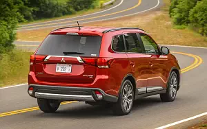   Mitsubishi Outlander SEL US-spec - 2015