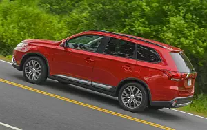   Mitsubishi Outlander SEL US-spec - 2015