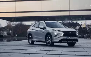   Mitsubishi Eclipse Cross Plug-in Hybrid - 2020