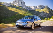   Opel Astra Sports Tourer - 2011
