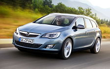   Opel Astra Sports Tourer - 2011